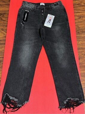 Premium Black Relaxed women’s Jeans with Distressed Hem - Unknown Brand